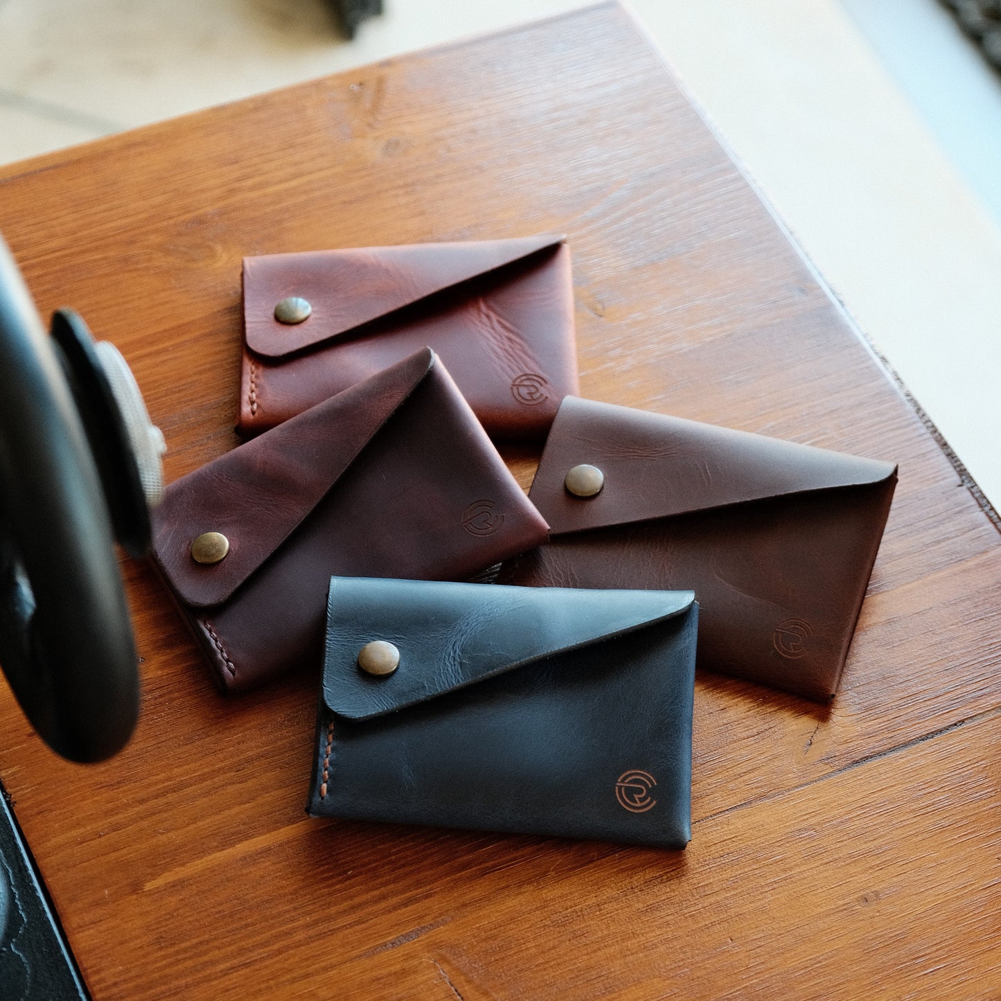 Card holder with closure - Leather